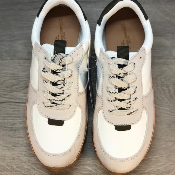 UNIVERSAL THREAD Maria Sneakers - Picture 7 of 11